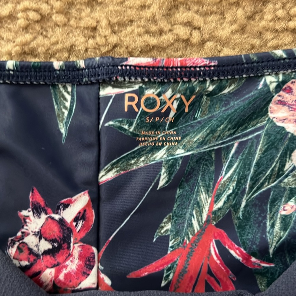 Roxy bikini top:M bottom:S - Picture 2 of 6